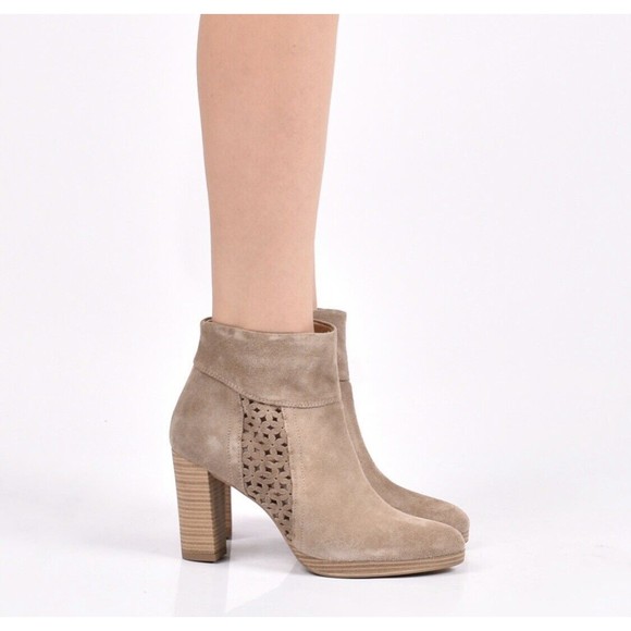 Gianni Gregori Beige Tan Ankle Suede boots With 3 Inch Heel Size 7.5-8.5 Booties - Picture 2 of 15